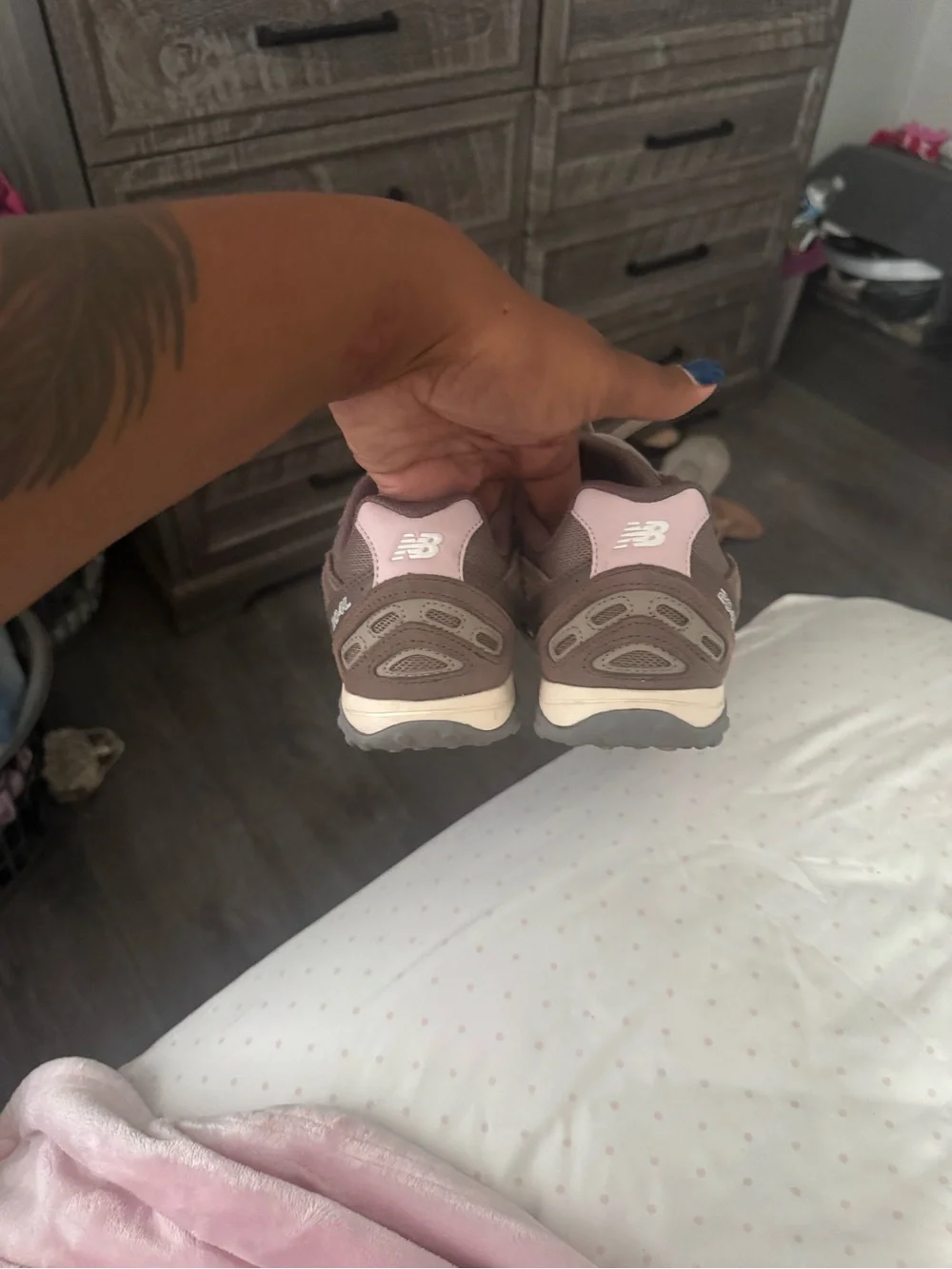 New Balance Women's Brown and Pink Athletic Sneakers